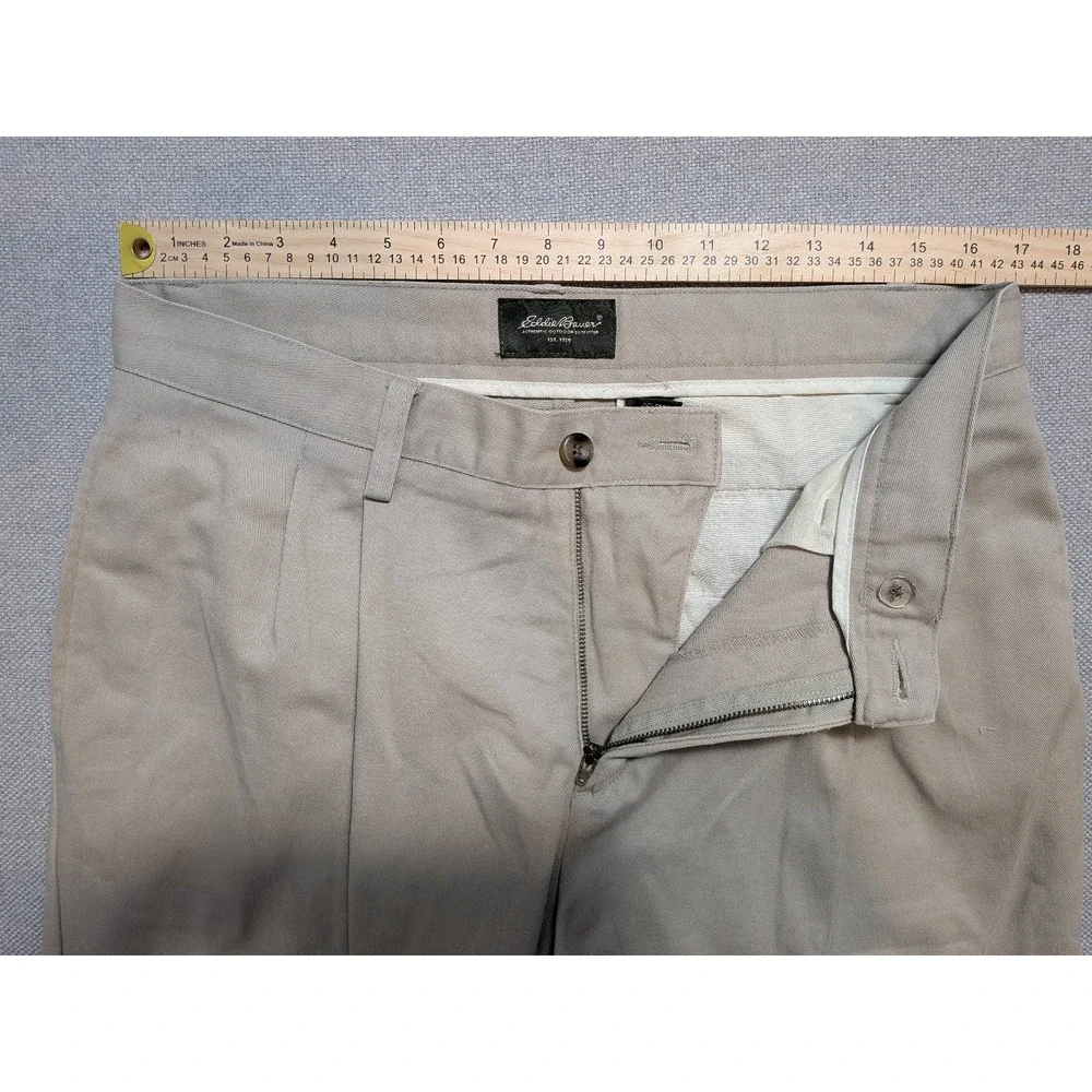 Eddie Bauer Mens Pants Beige 33x30 Twill Breathable Pockets Classic Pleated 100%